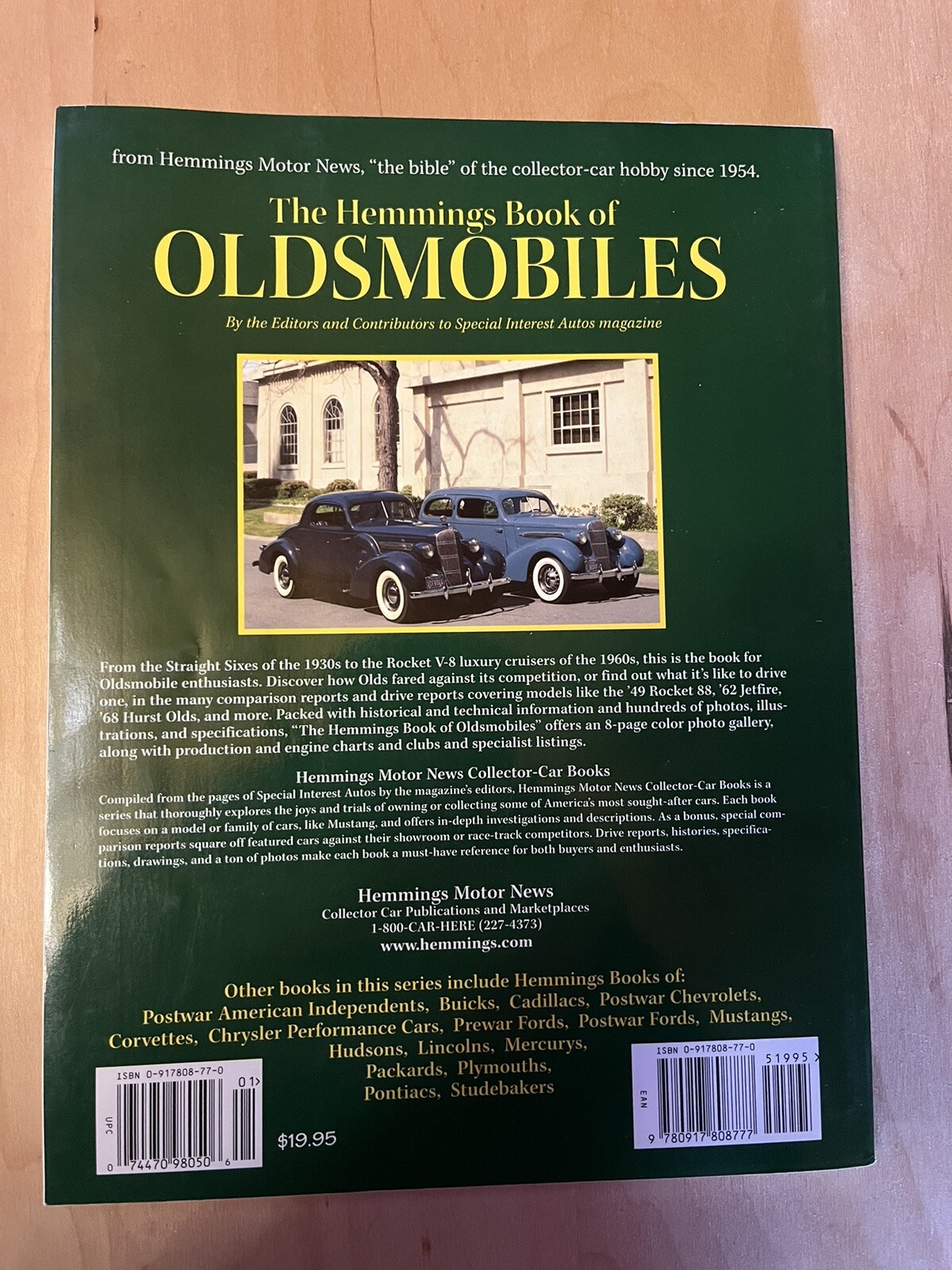 Hemmings Book of Oldsmobiles Terry Ehrich 120 Pages Copyright 2001