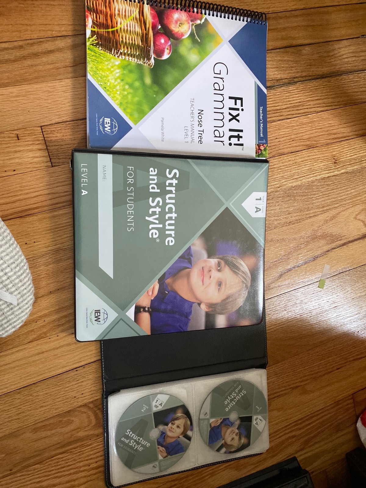 IEW Structure and Style year 1 level A and Fix it! Grammar teacher’s manual