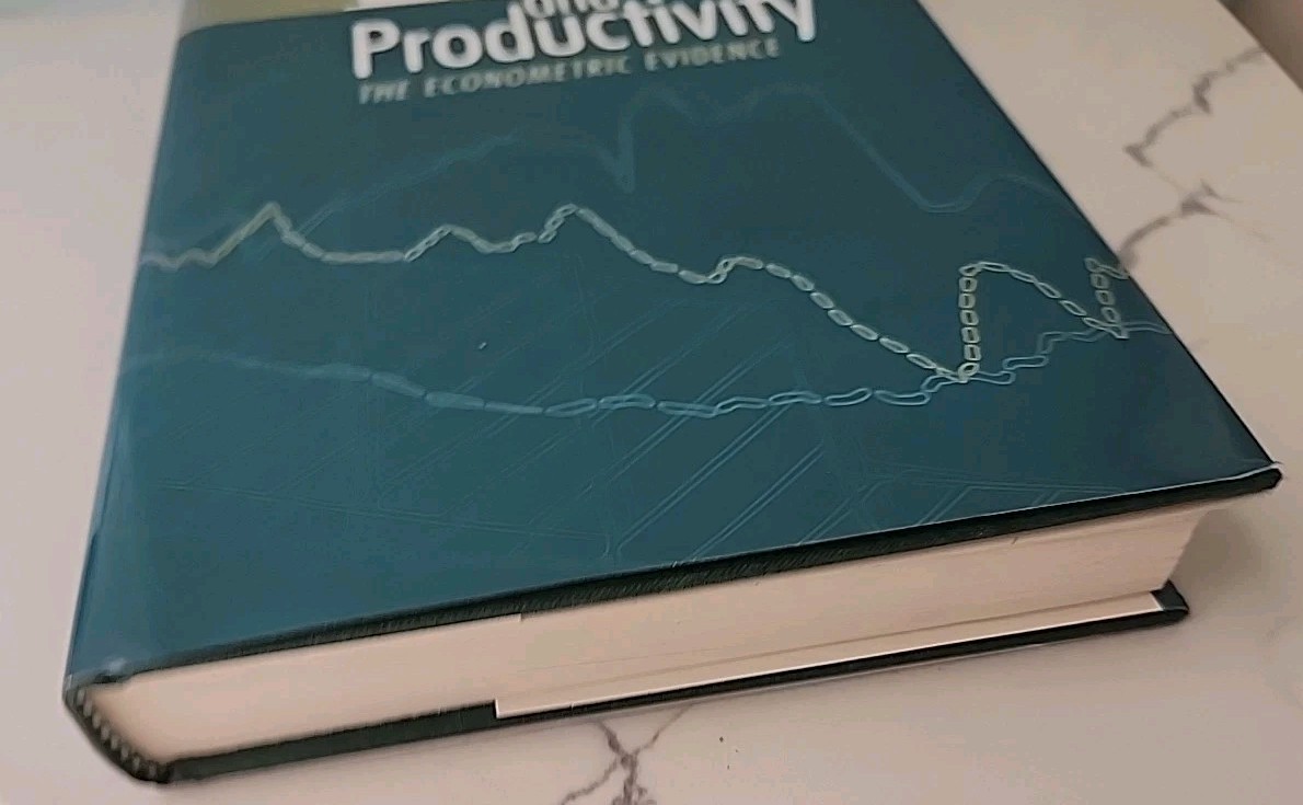 National Bureau of Economic Research Monograph Ser.: R&D Productivity HCB DJ VGC