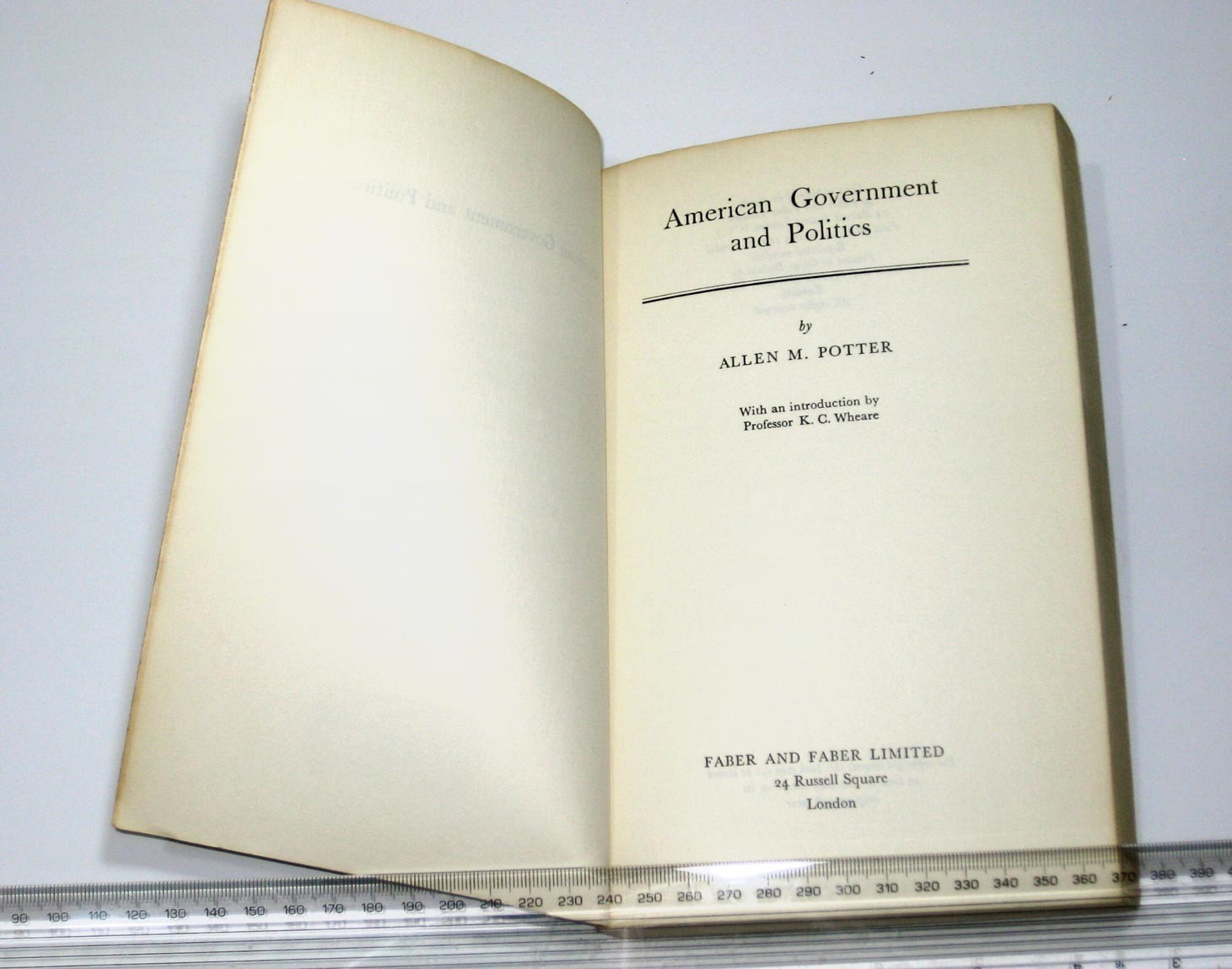 AMERICAN GOVERNMENT & POLITICS : Allen M. Potter – 1962, Pb