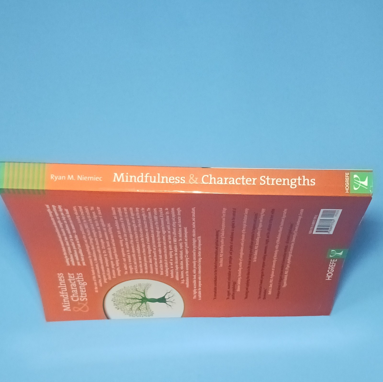 Hogrefe Mindfulness & Character Strengths by Ryan Niemiec, 1st Paperback w/ CD
