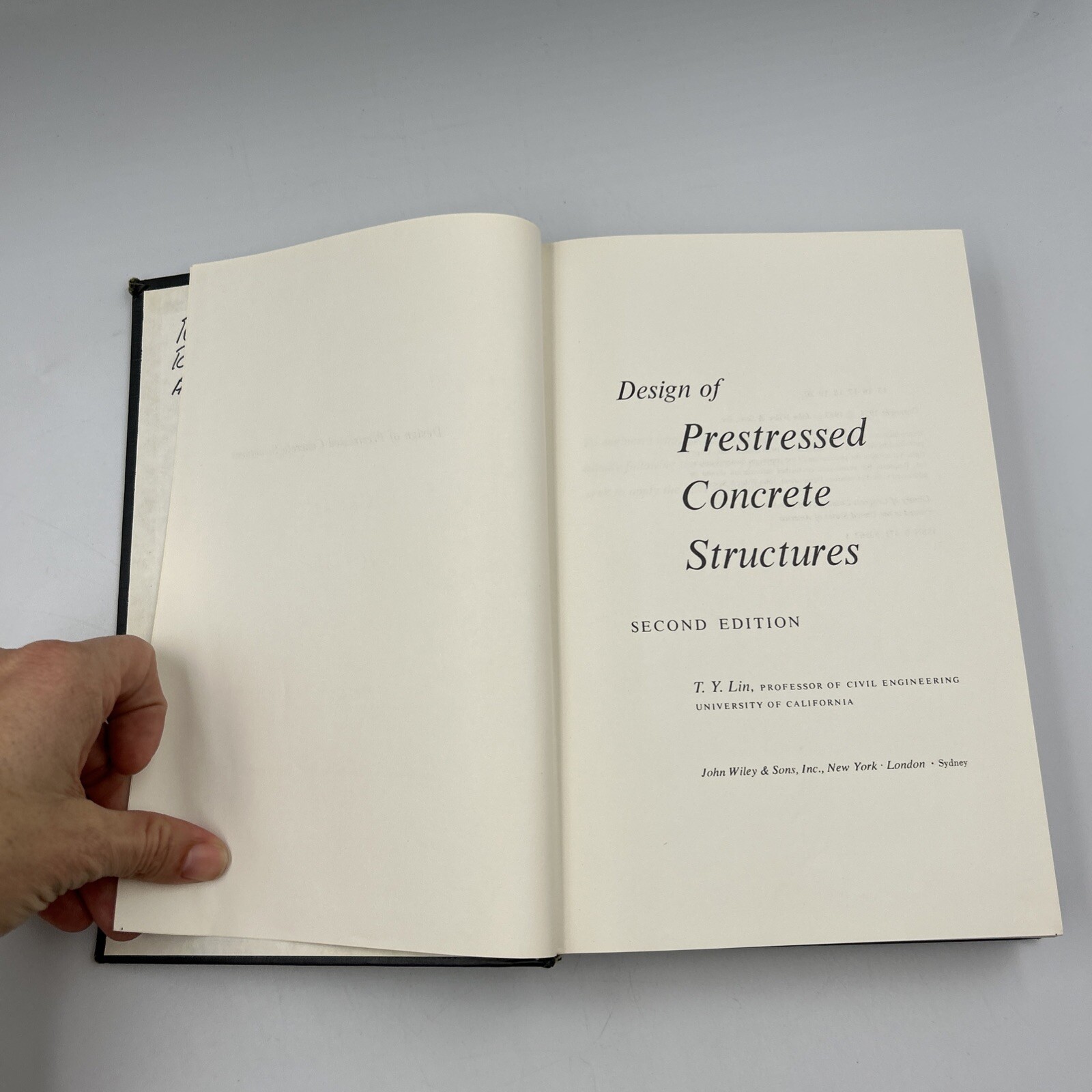 Vintage 1967 Design of Prestressed Concrete Structures by T. Y. Lin 2nd Edition