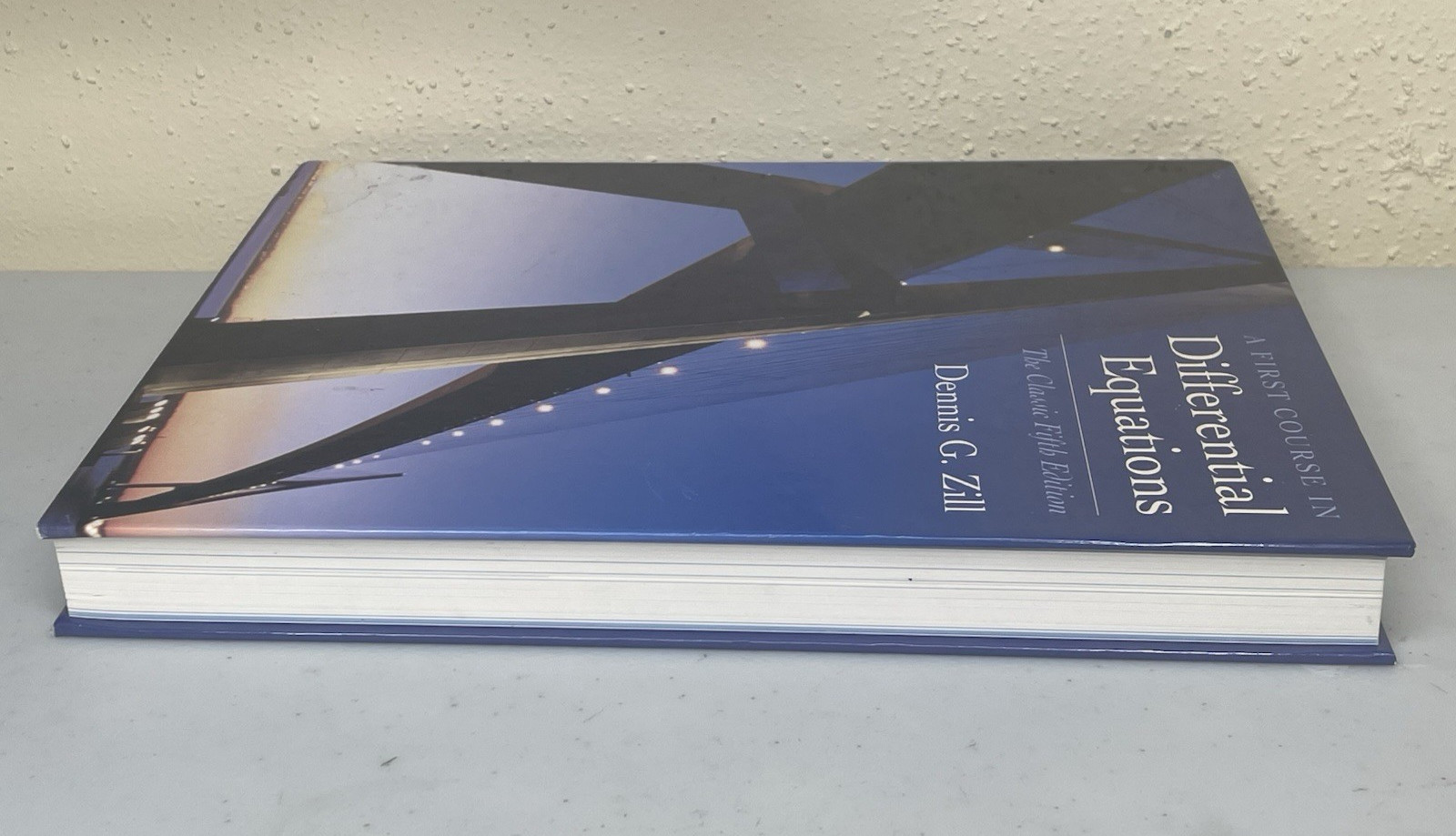 A First Course in Differential Equations Classic 5th Edition Dennis Zill 462 Pg