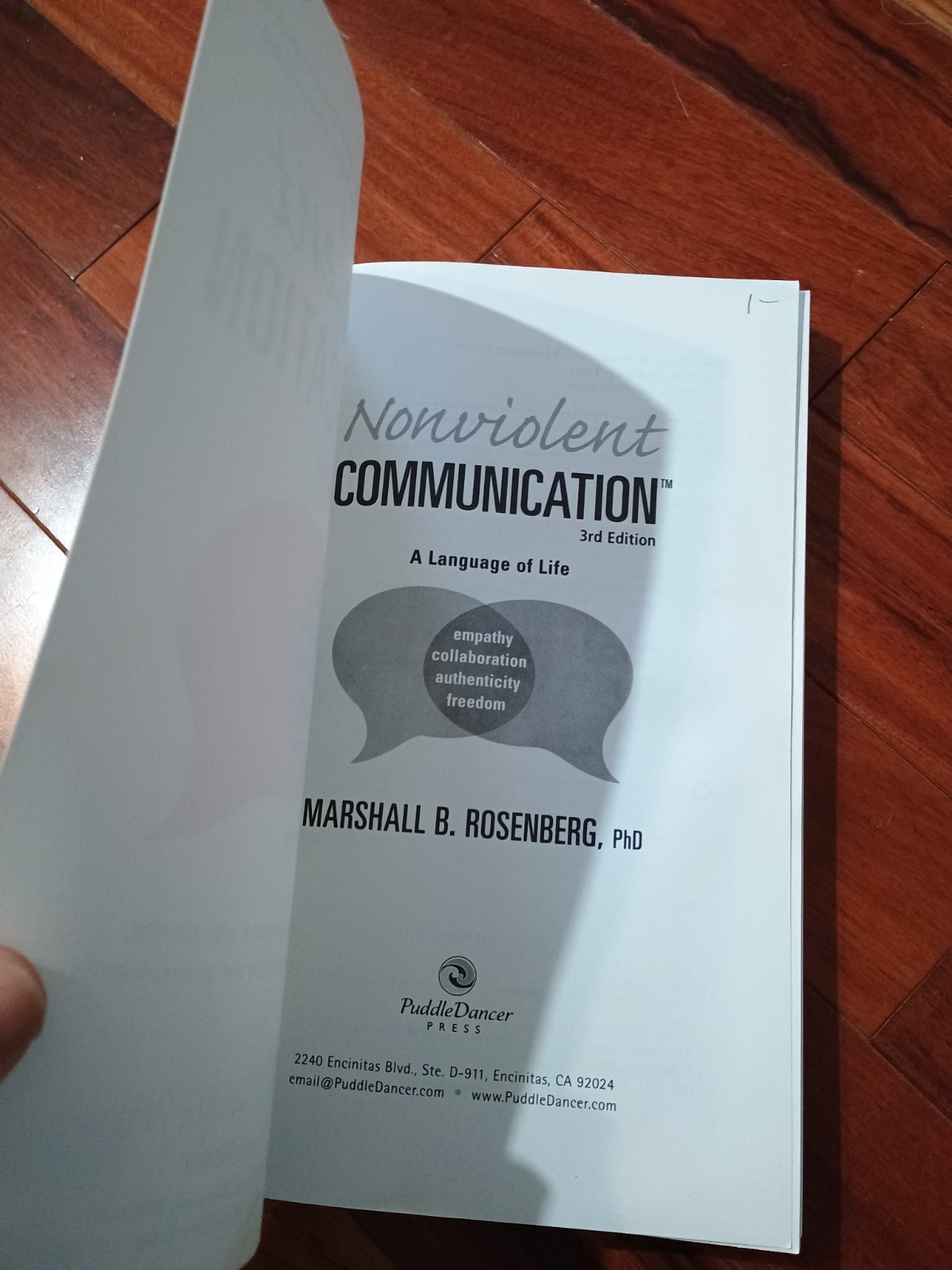 Nonviolent Communication: A Language of Life: Life-Changing Tools for Health…